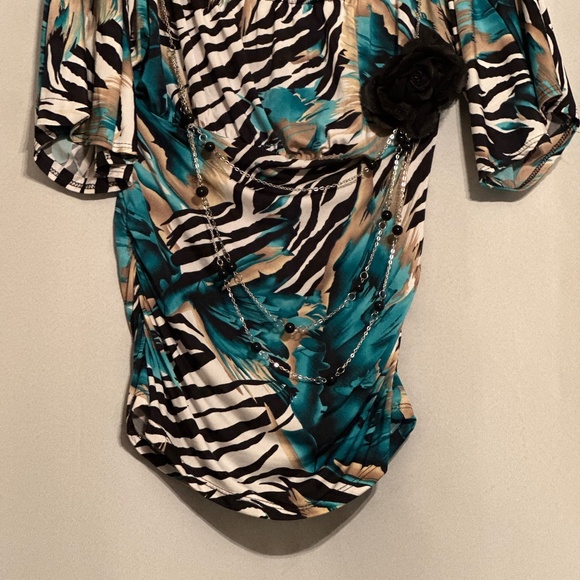 Top - Picture 2 of 2